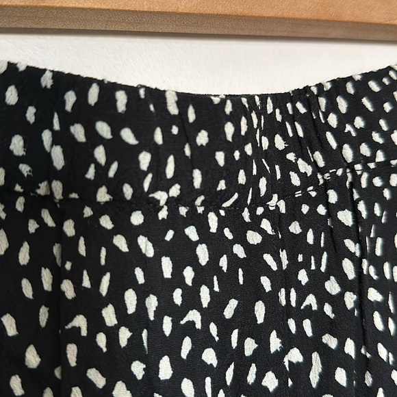 Dynamite Black and White “dotted” Flowy Skirt - Picture 6 of 8